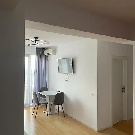 Lake View Apartament In Constanta