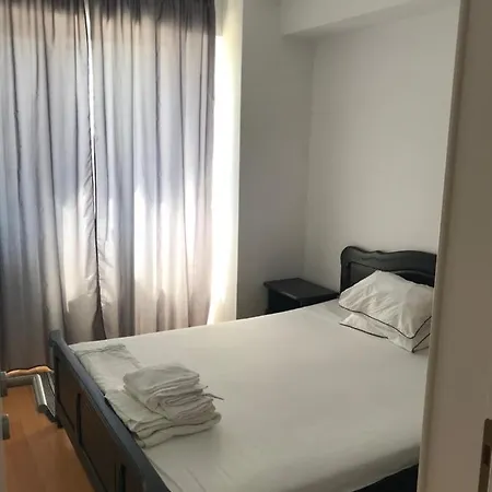 Lake View Apartament In Constanta *